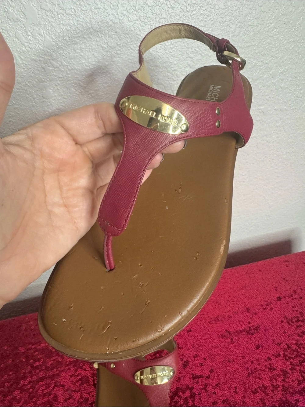 MICHAEL KORS 🌟 Maroon Leather T-Strap Thong Sandal, Gold Plaque (Women’s 8)